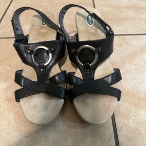 Dr. Scholl's Black and Cream Sandals with Silver Ring